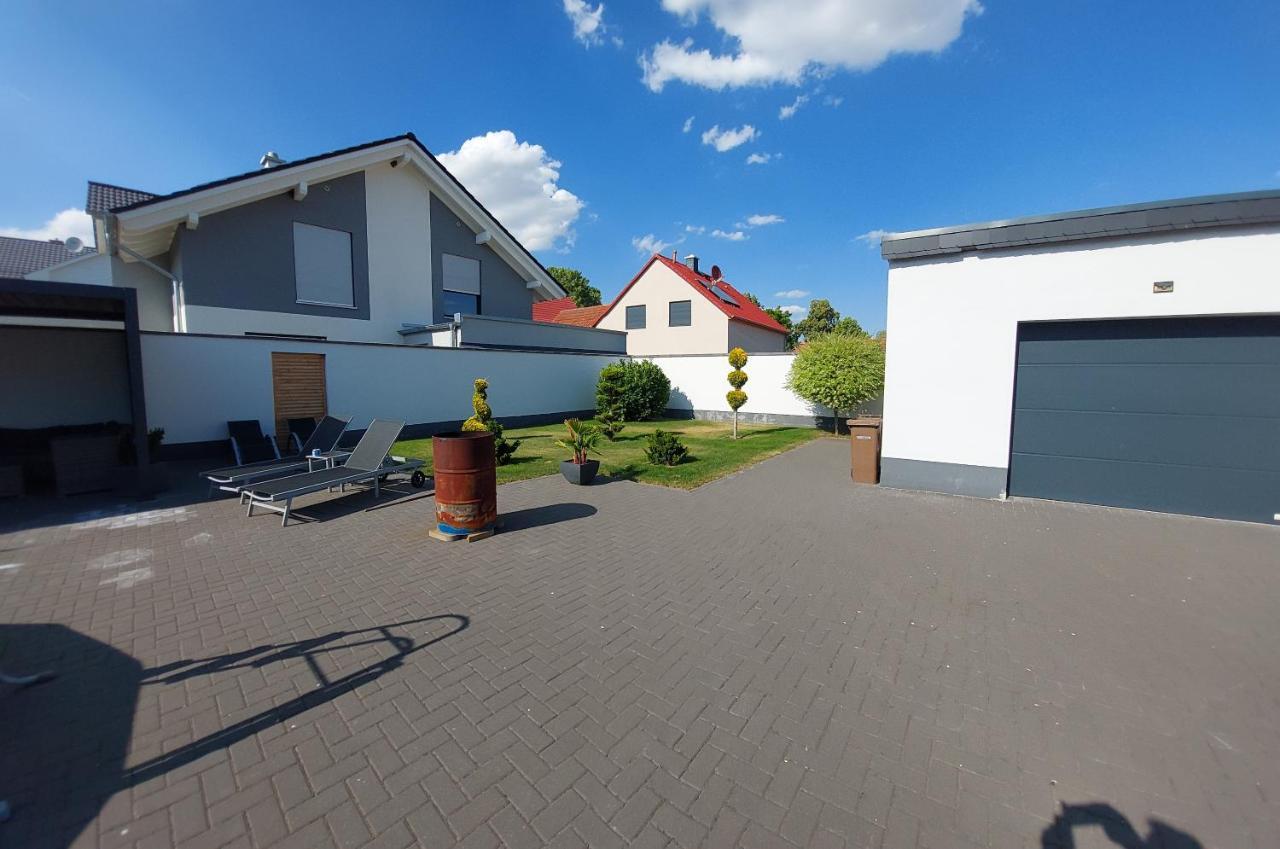 Ganze Ferienwohnung 5 Km Von Erfurt, Mit Kaffeevollautomat, Tv, Wlan, Boxspringbett, Schlafsofa Und Einkaufsmoeglichkeiten, Sehr Gute Anbindung Zur A71 Und A4, Kostenloser Oeff Parkplatz Fuer Pkw Und Transporter Elxleben Zewnętrze zdjęcie