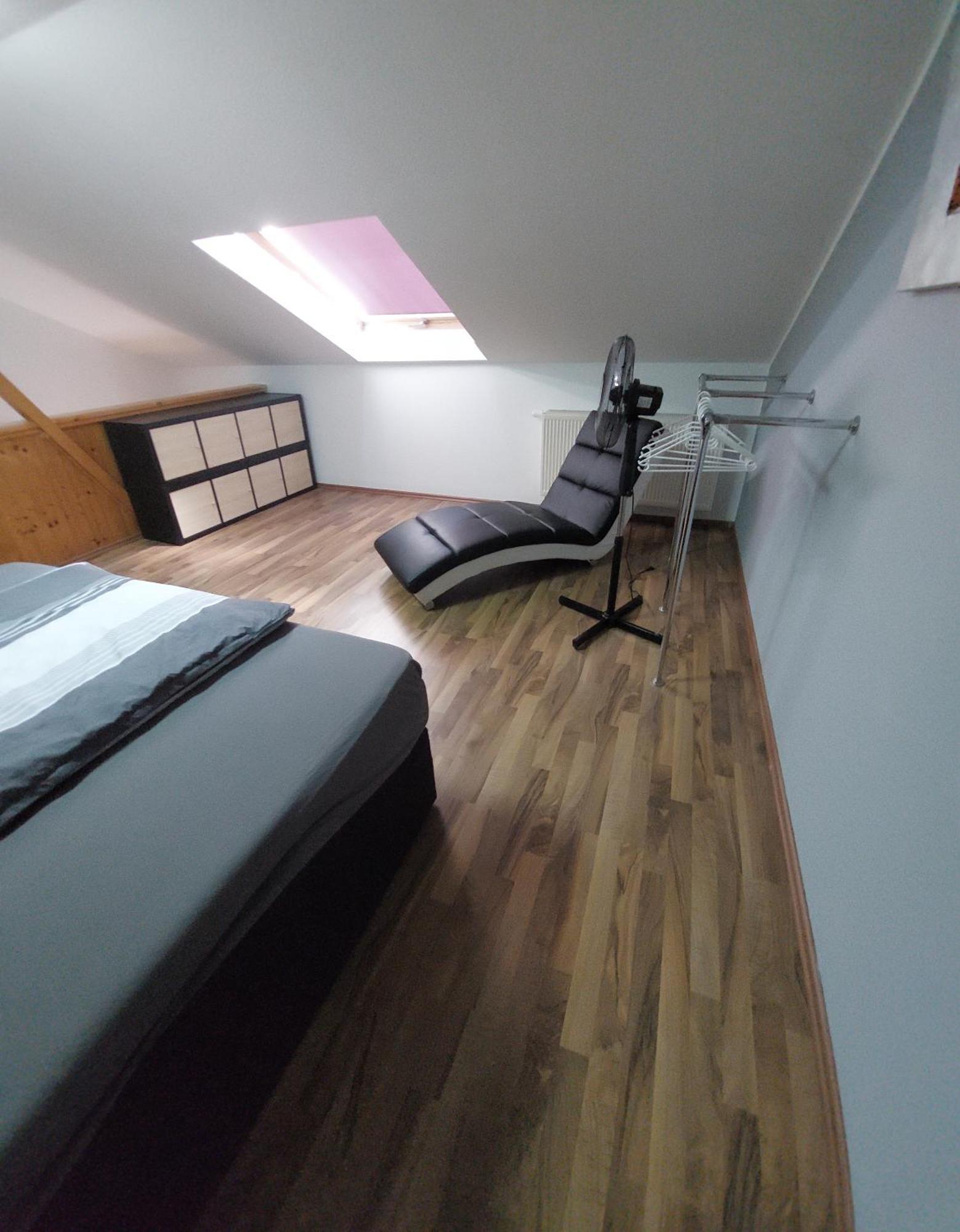 Ganze Ferienwohnung 5 Km Von Erfurt, Mit Kaffeevollautomat, Tv, Wlan, Boxspringbett, Schlafsofa Und Einkaufsmoeglichkeiten, Sehr Gute Anbindung Zur A71 Und A4, Kostenloser Oeff Parkplatz Fuer Pkw Und Transporter Elxleben Zewnętrze zdjęcie