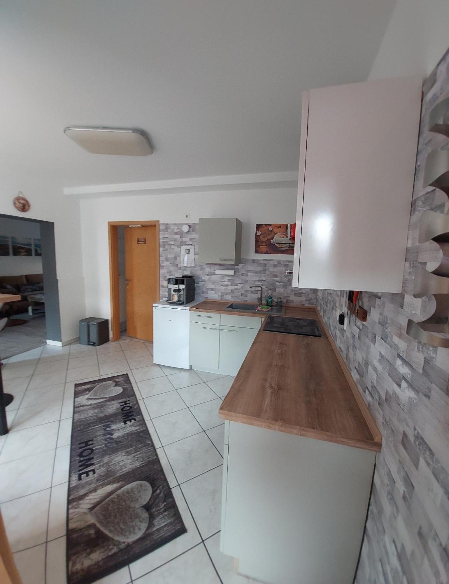 Ganze Ferienwohnung 5 Km Von Erfurt, Mit Kaffeevollautomat, Tv, Wlan, Boxspringbett, Schlafsofa Und Einkaufsmoeglichkeiten, Sehr Gute Anbindung Zur A71 Und A4, Kostenloser Oeff Parkplatz Fuer Pkw Und Transporter Elxleben Zewnętrze zdjęcie