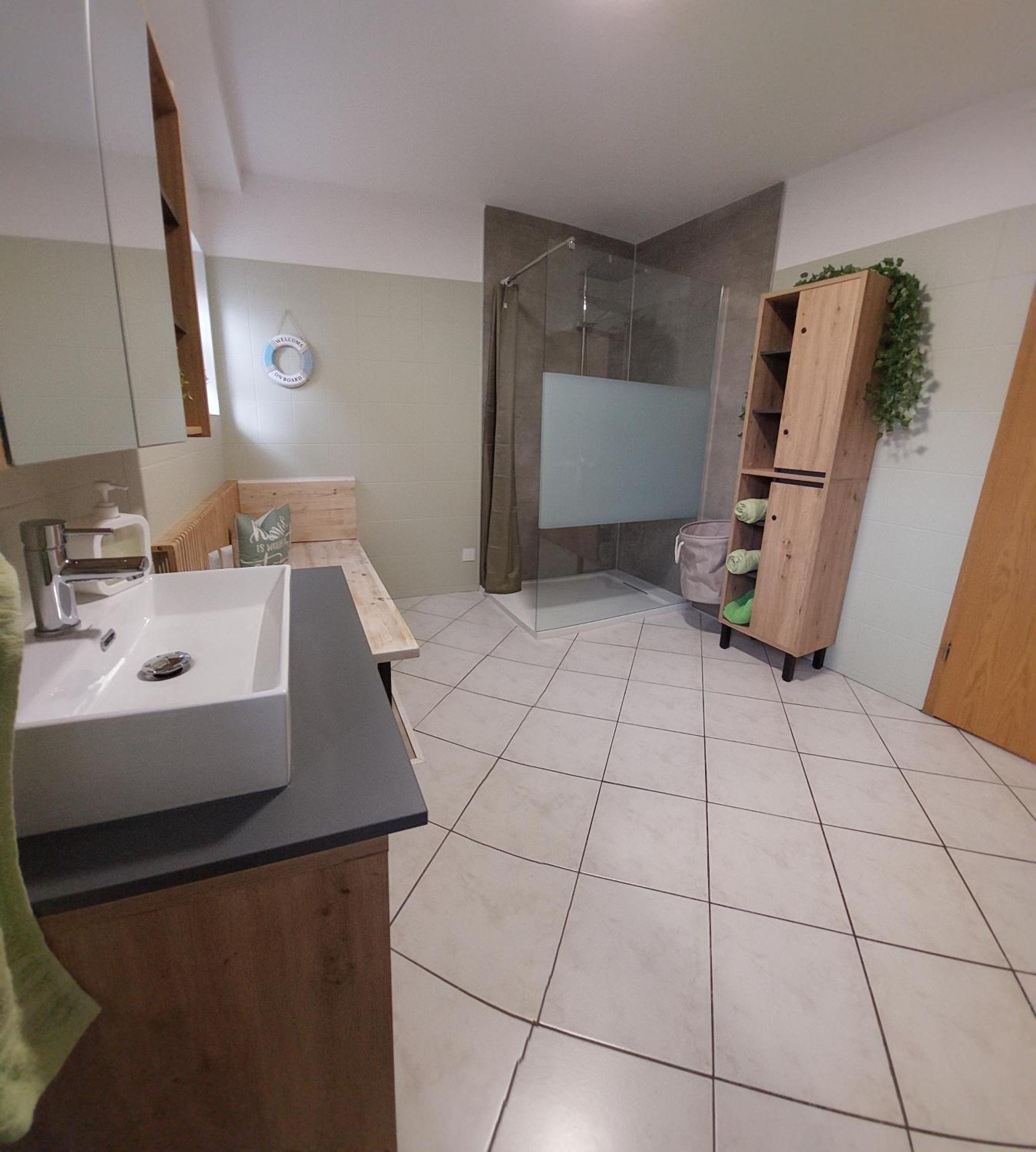 Ganze Ferienwohnung 5 Km Von Erfurt, Mit Kaffeevollautomat, Tv, Wlan, Boxspringbett, Schlafsofa Und Einkaufsmoeglichkeiten, Sehr Gute Anbindung Zur A71 Und A4, Kostenloser Oeff Parkplatz Fuer Pkw Und Transporter Elxleben Zewnętrze zdjęcie